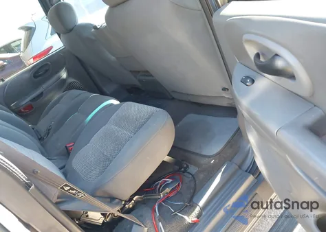 2002 Ford F-150 Lariat/Xlt из США, поврежденный, VIN 1FTRW07672KE40157